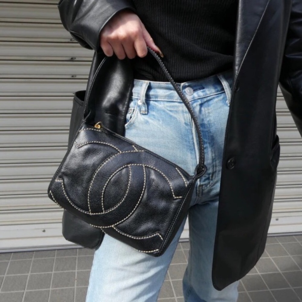 💎 ✨ CELEBRITY ✨ 💎 RARE CHANEL CAVIAR SHOULDER ZIPPER BAG